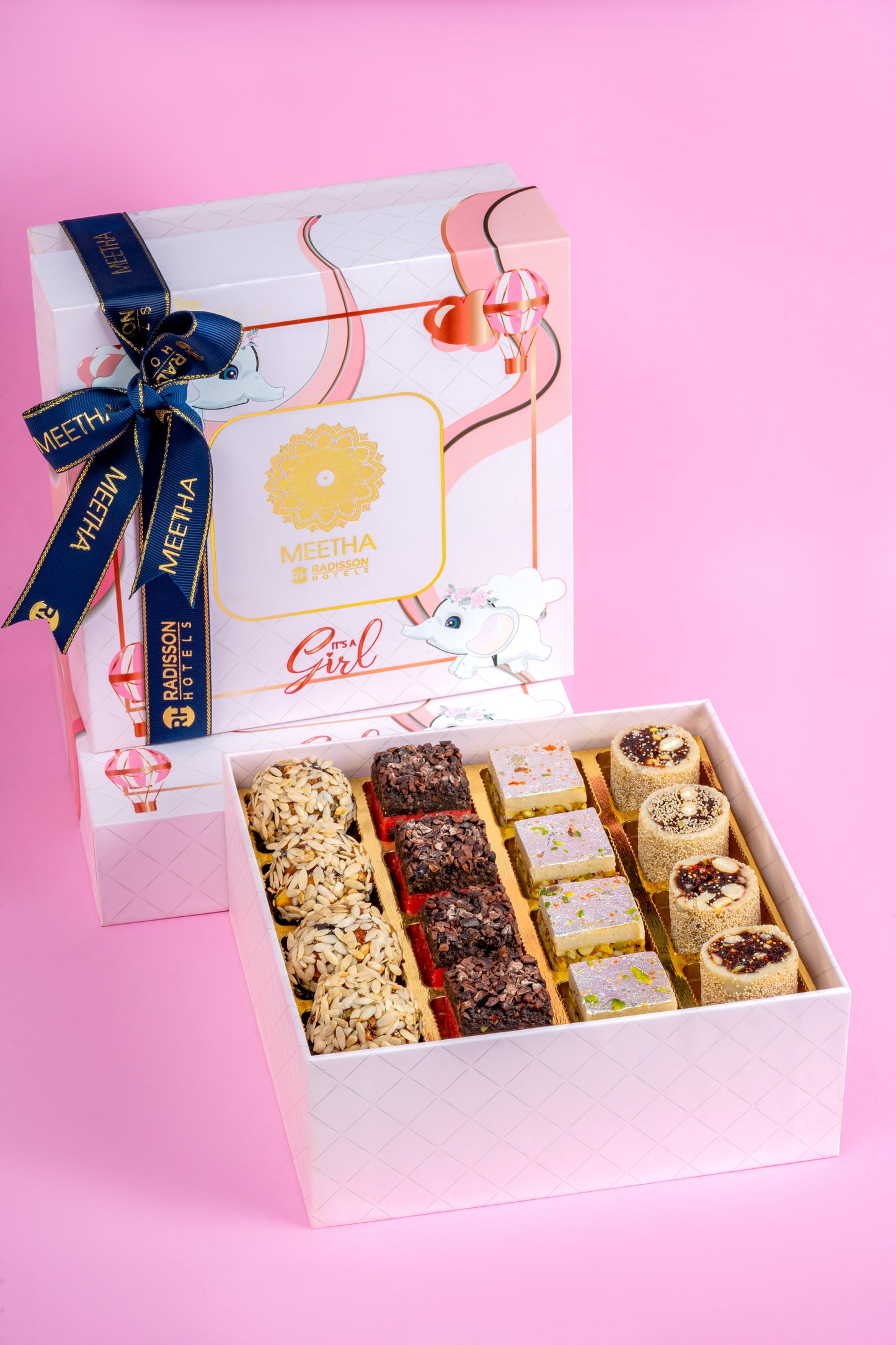 Baby Announcement Box Girl of 16 Pieces