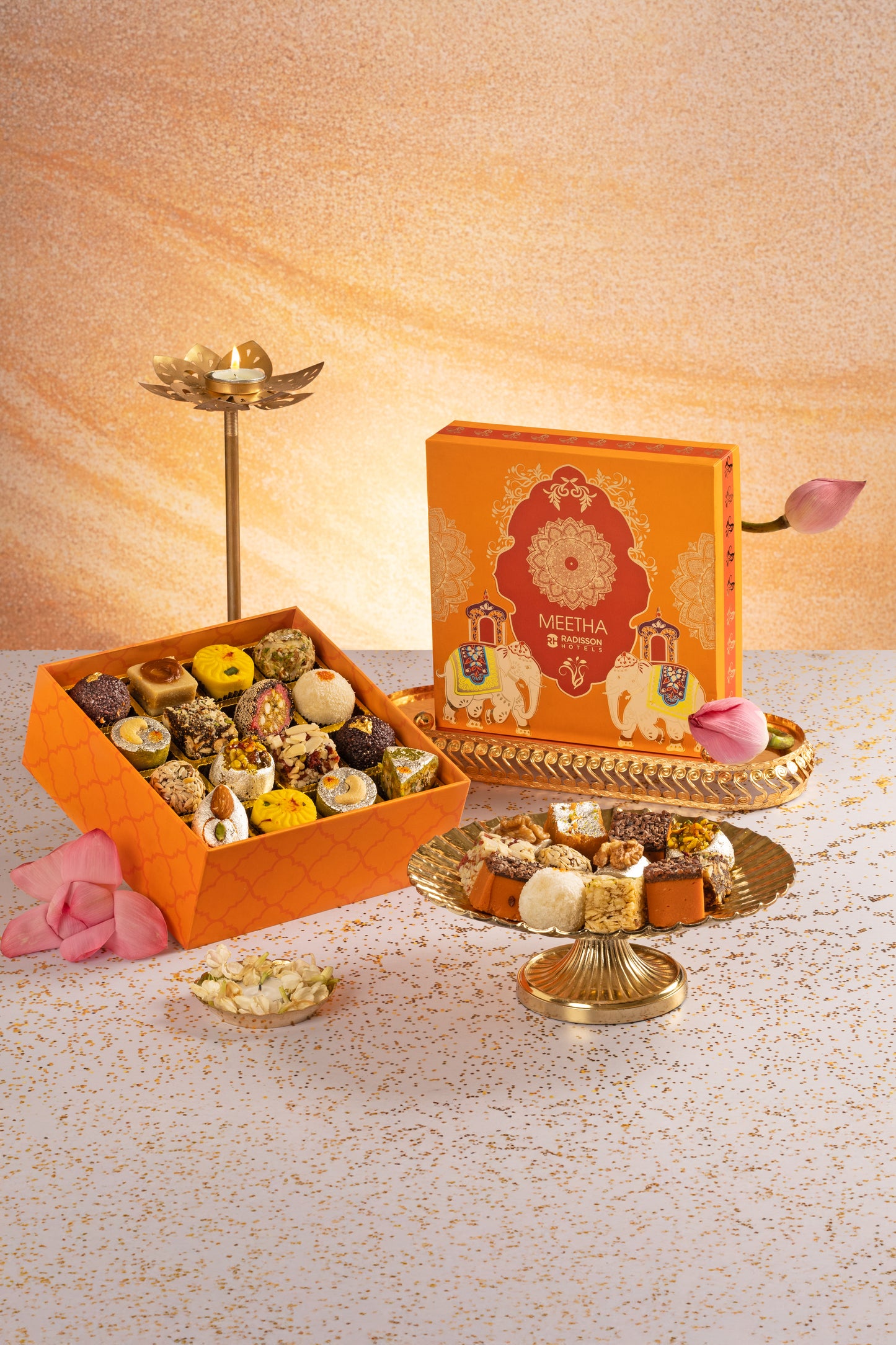 Assorted Box of 16 Pieces
